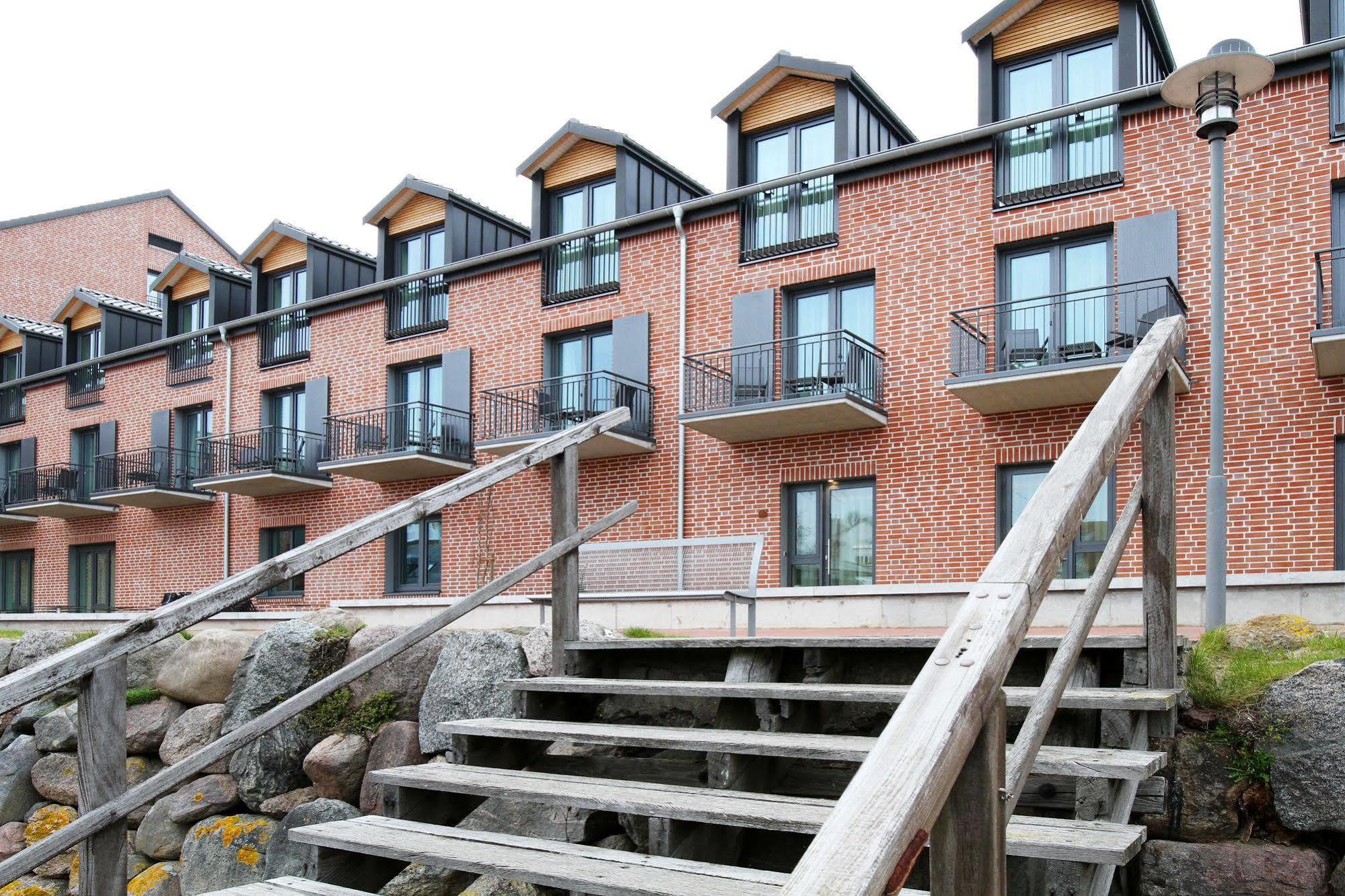 Hafenhotel Meereszeiten Heiligenhafen Exterior foto